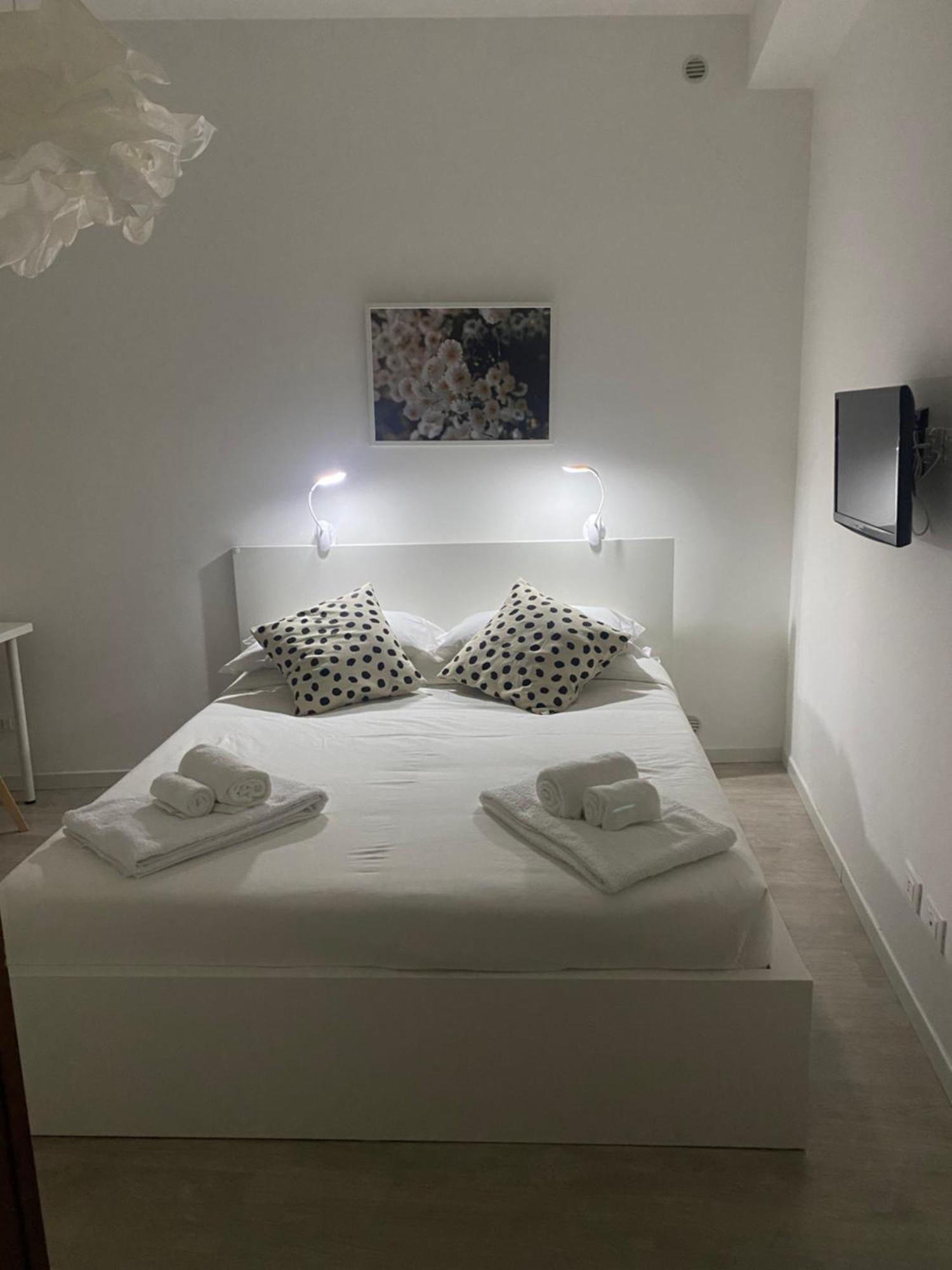 אודינה White House Lounge Supreme Apartment מראה חיצוני תמונה